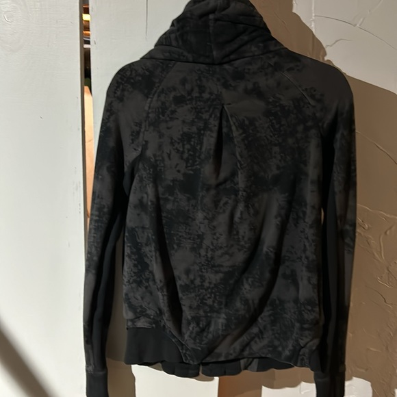 Lululemon jacket - Picture 2 of 3
